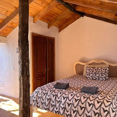 Rosas Maerchenhafte Mit Pool *