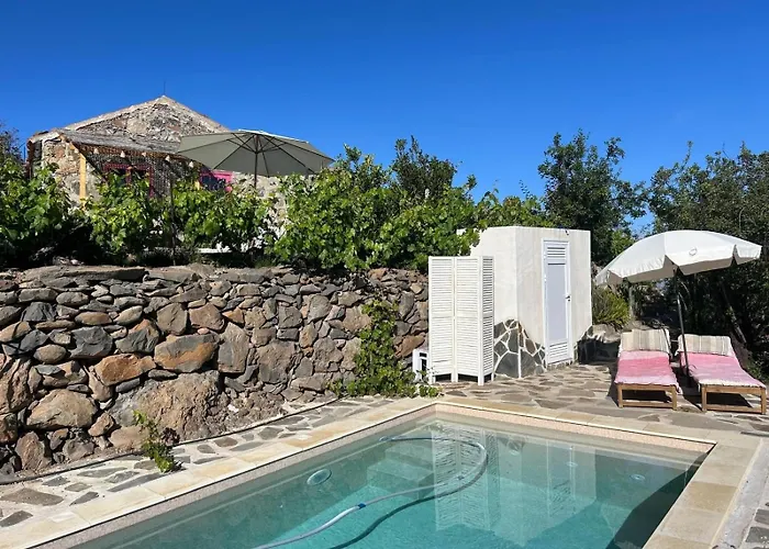 Rosas Maerchenhafte Mit Pool *