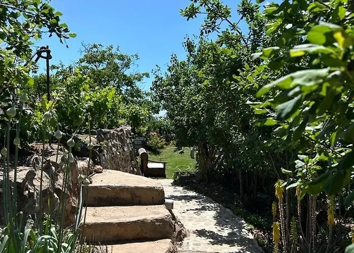 Rosas Maerchenhafte Mit Pool