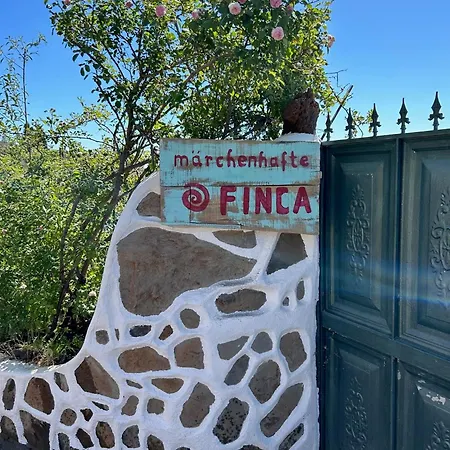 Rosas Maerchenhafte Mit Pool *