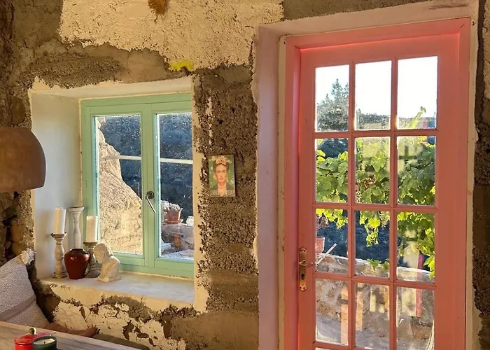 Rosas Maerchenhafte Mit Pool